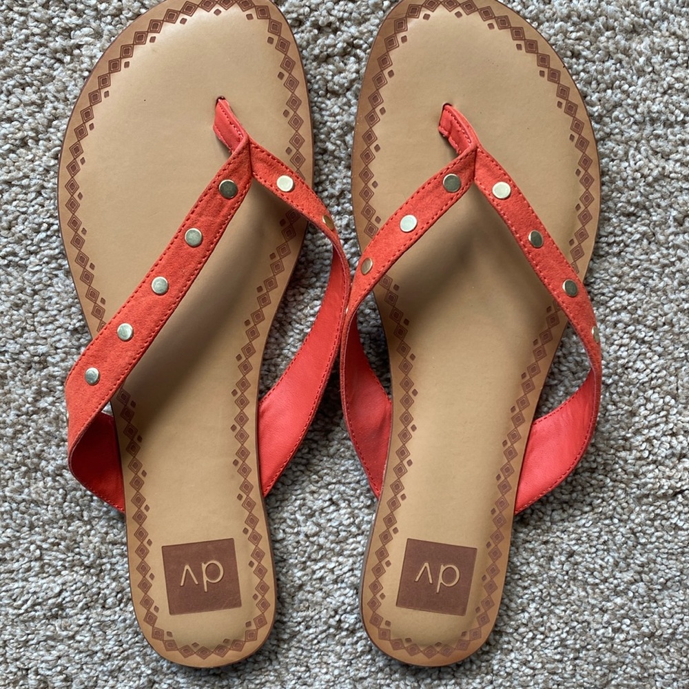DV sandals